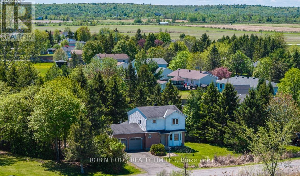 121 PORCUPINE TRAIL, Ottawa, Ontario