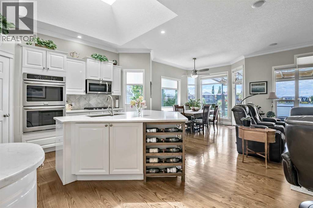246 Crystal Shores Drive, Okotoks, Alberta  T1S 2C5 - Photo 11 - A2322355