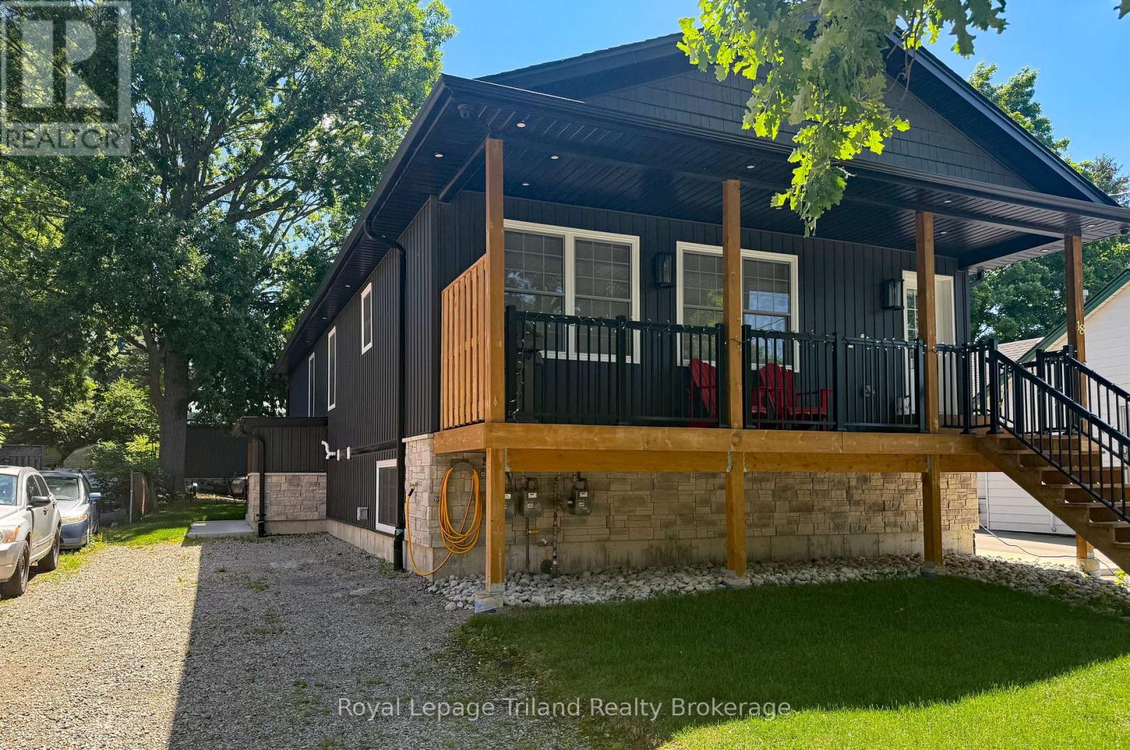 2 - 18 WINNIETT STREET, Woodstock, Ontario