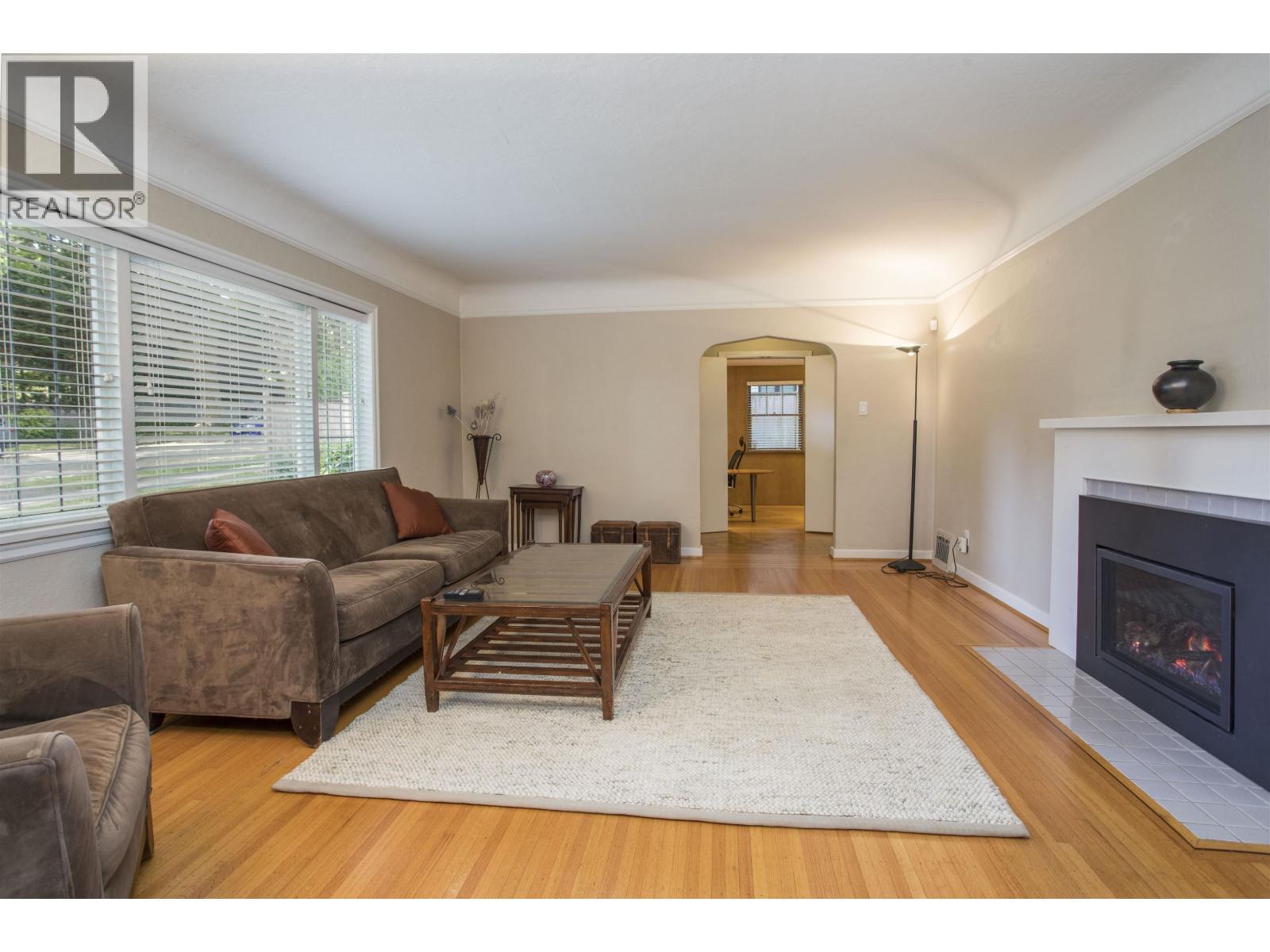 3877 W Broadway, Vancouver, British Columbia  V6R 2C2 - Photo 5 - R3139239