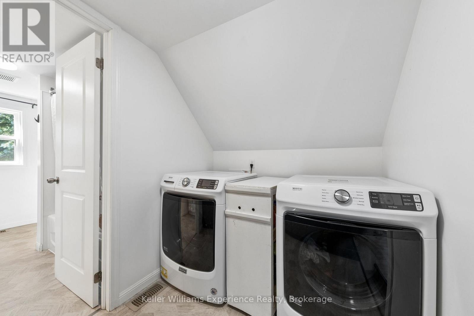 311 Armstrong Street, Tay, Ontario  L0K 1R0 - Photo 13 - S13484028