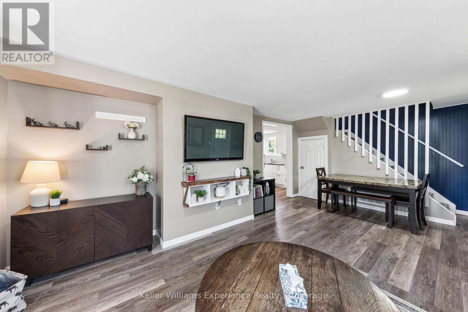 311 Armstrong Street, Tay, Ontario  L0K 1R0 - Photo 4 - S13484028