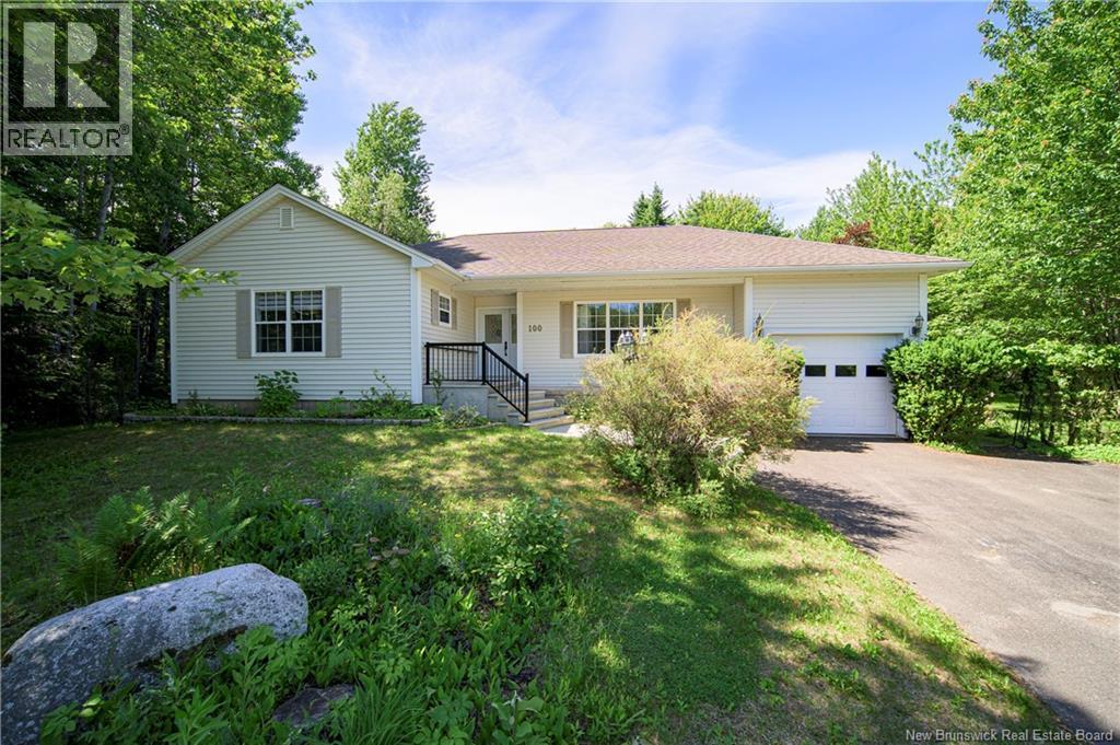 100 Good Homes Road, Lincoln, New Brunswick
