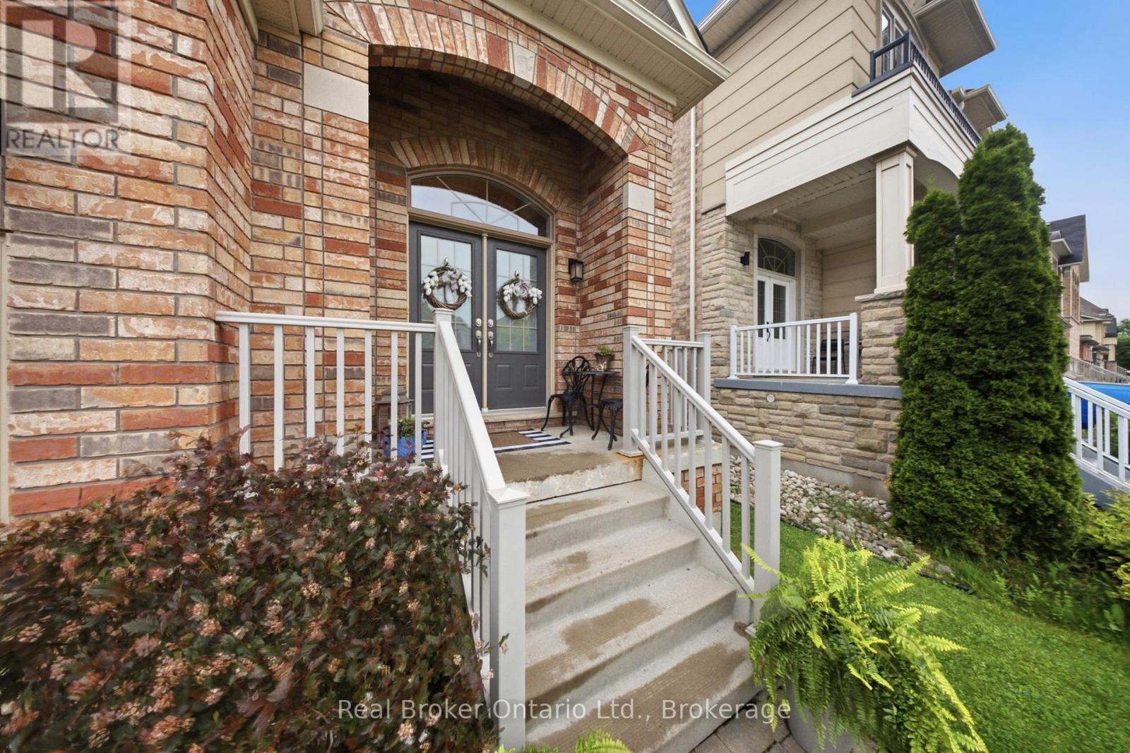 419 Rideau River Street, Waterloo, Ontario  N2V 2Y4 - Photo 2 - X13483494