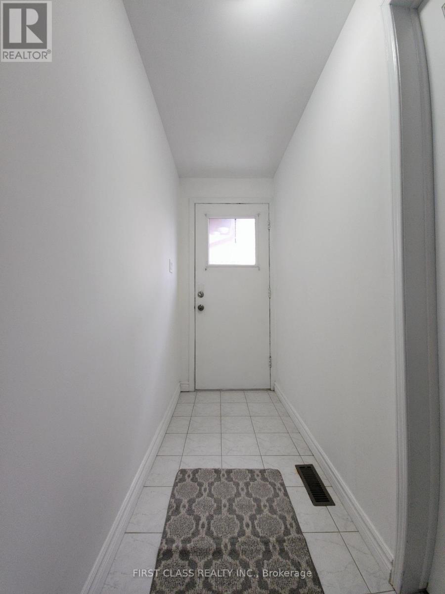 27 Macklingate Court, Toronto, Ontario  M1V 1A2 - Photo 21 - E13221122