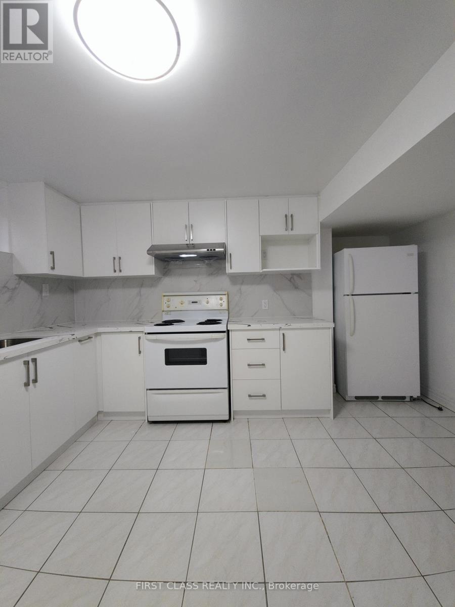 27 Macklingate Court, Toronto, Ontario  M1V 1A2 - Photo 9 - E13221122