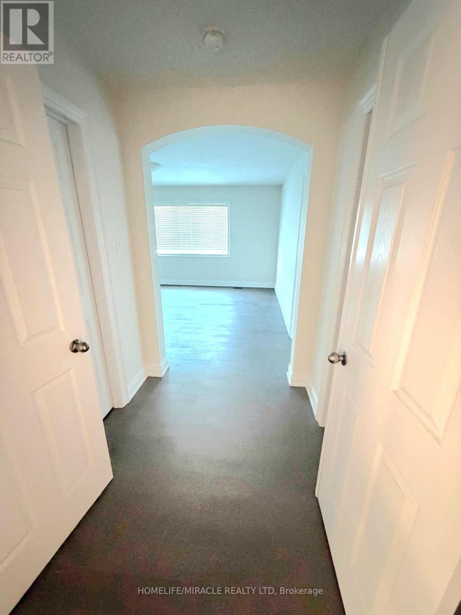8054 Buckeye Crescent, Niagara Falls, Ontario  L2H 0N9 - Photo 3 - X13469864