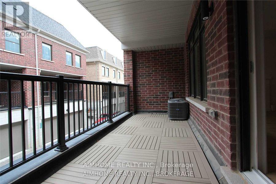 39 Seacoasts Circle, Vaughan, Ontario  L6A 5B8 - Photo 2 - N13483866