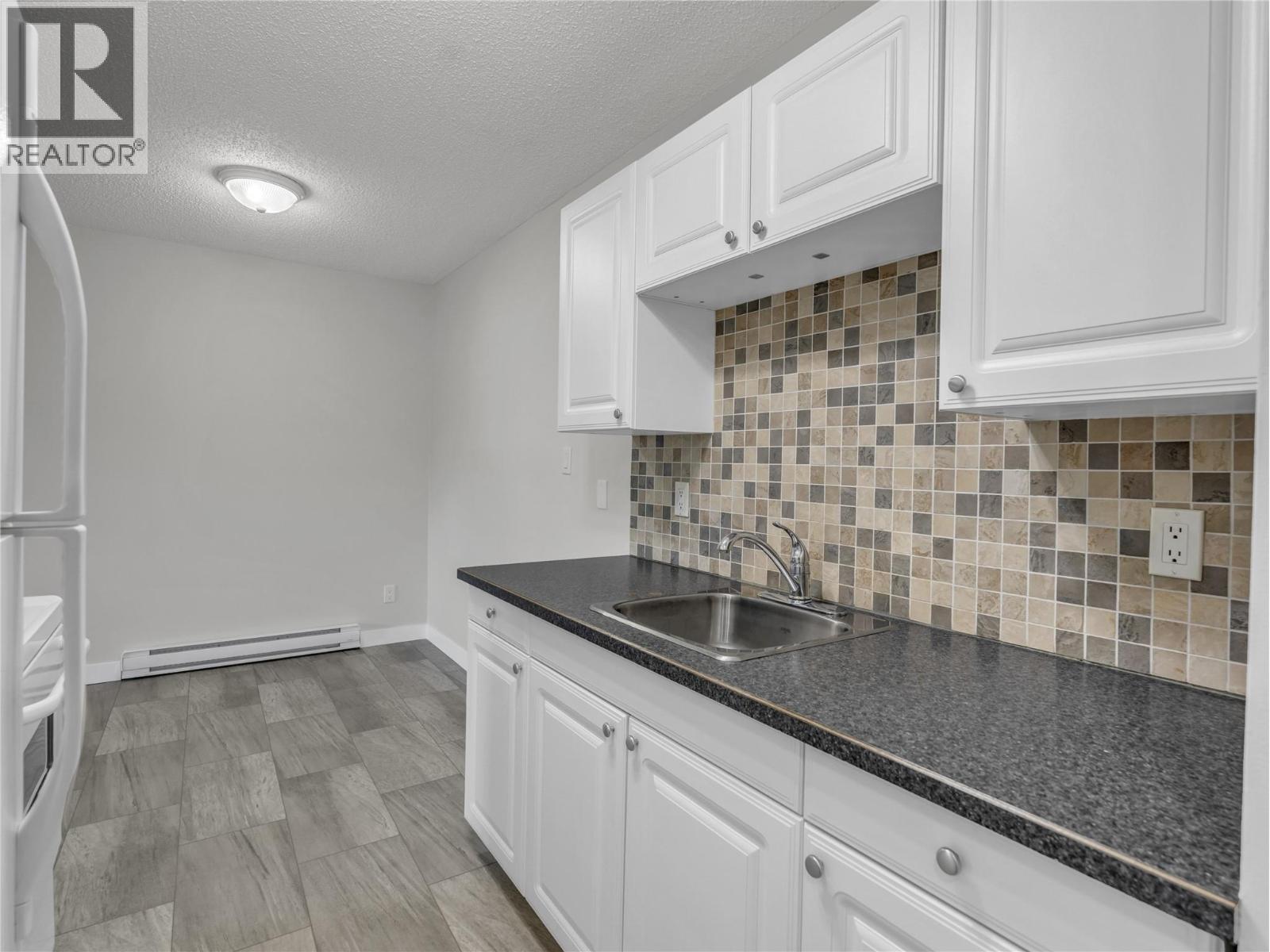 110 Skaha Place Unit# 105, Penticton, British Columbia  V2A 7L1 - Photo 5 - 10392359