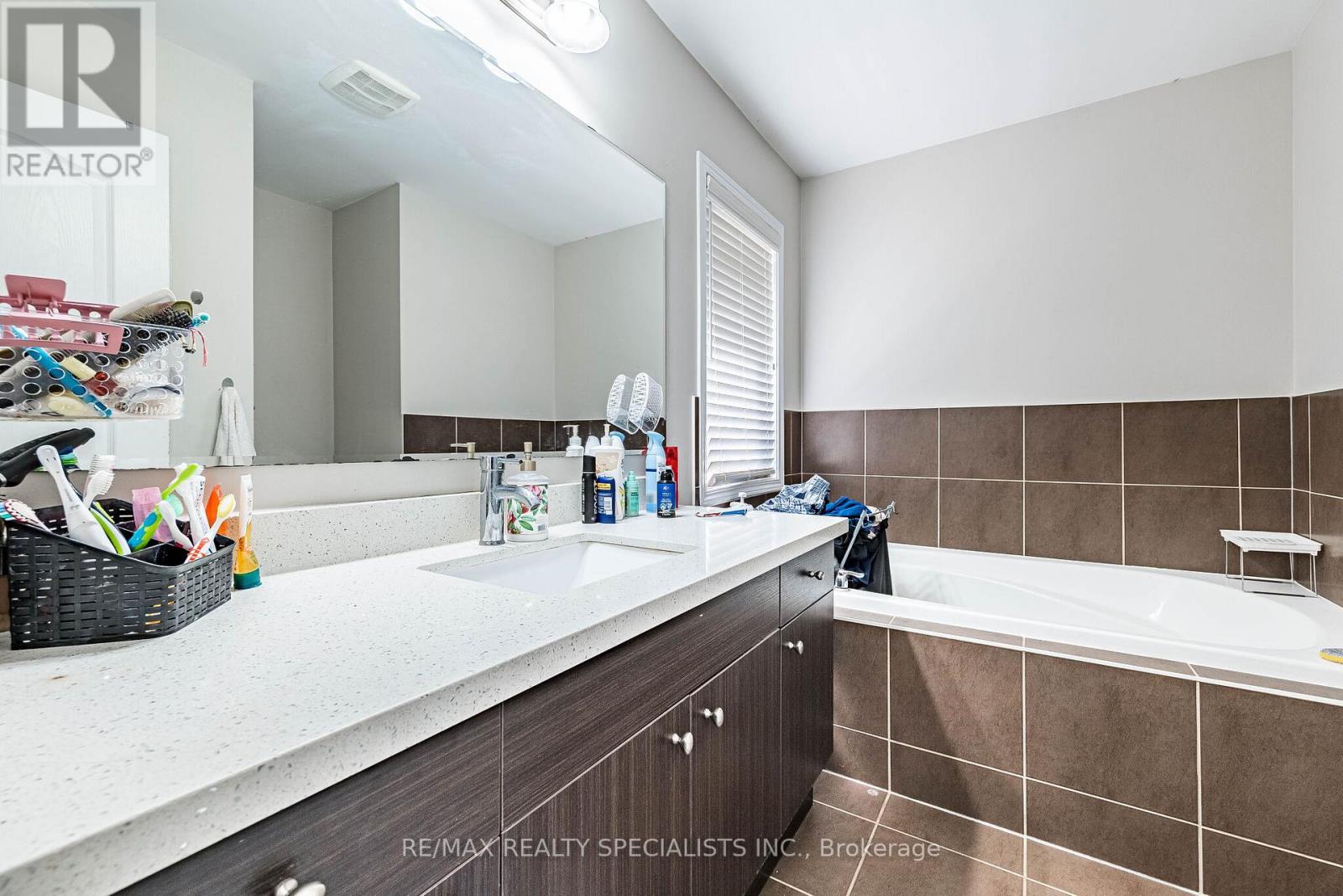 47 Robert Parkinson Drive, Brampton, Ontario  L7A 0Y2 - Photo 17 - W13483890