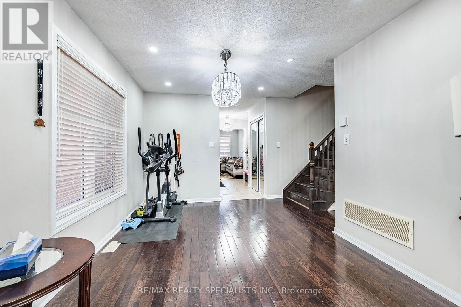 47 Robert Parkinson Drive, Brampton, Ontario  L7A 0Y2 - Photo 8 - W13483890