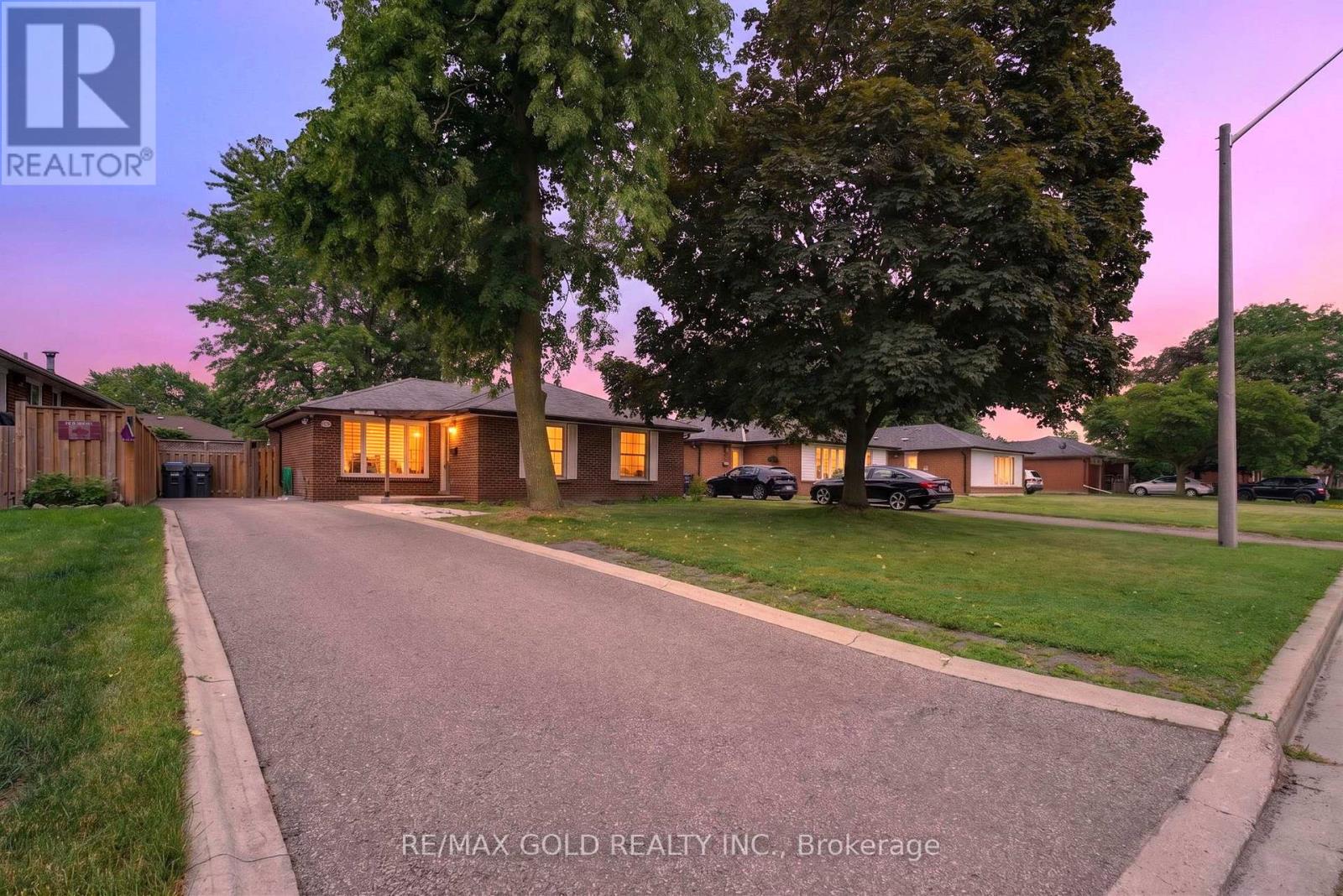 40 DEVONSHIRE DRIVE, Brampton, Ontario