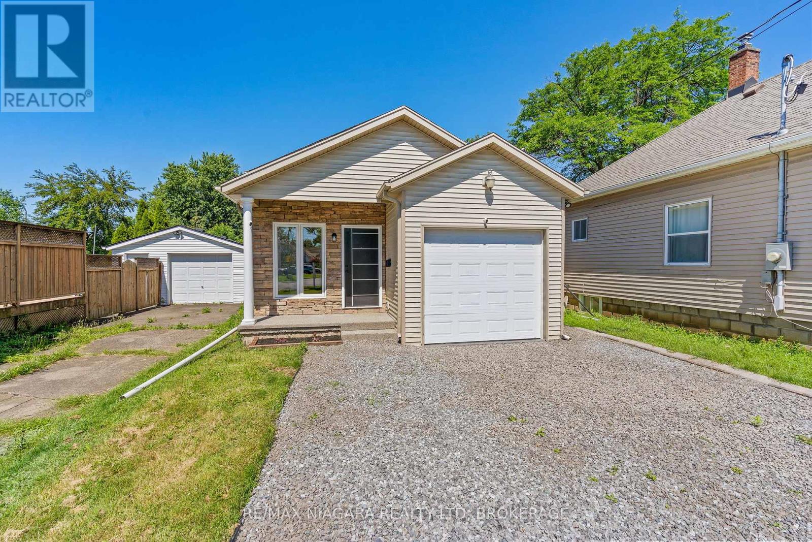 46a Pelham Road, St. Catharines, Ontario  L2S 1R4 - Photo 2 - X13484272