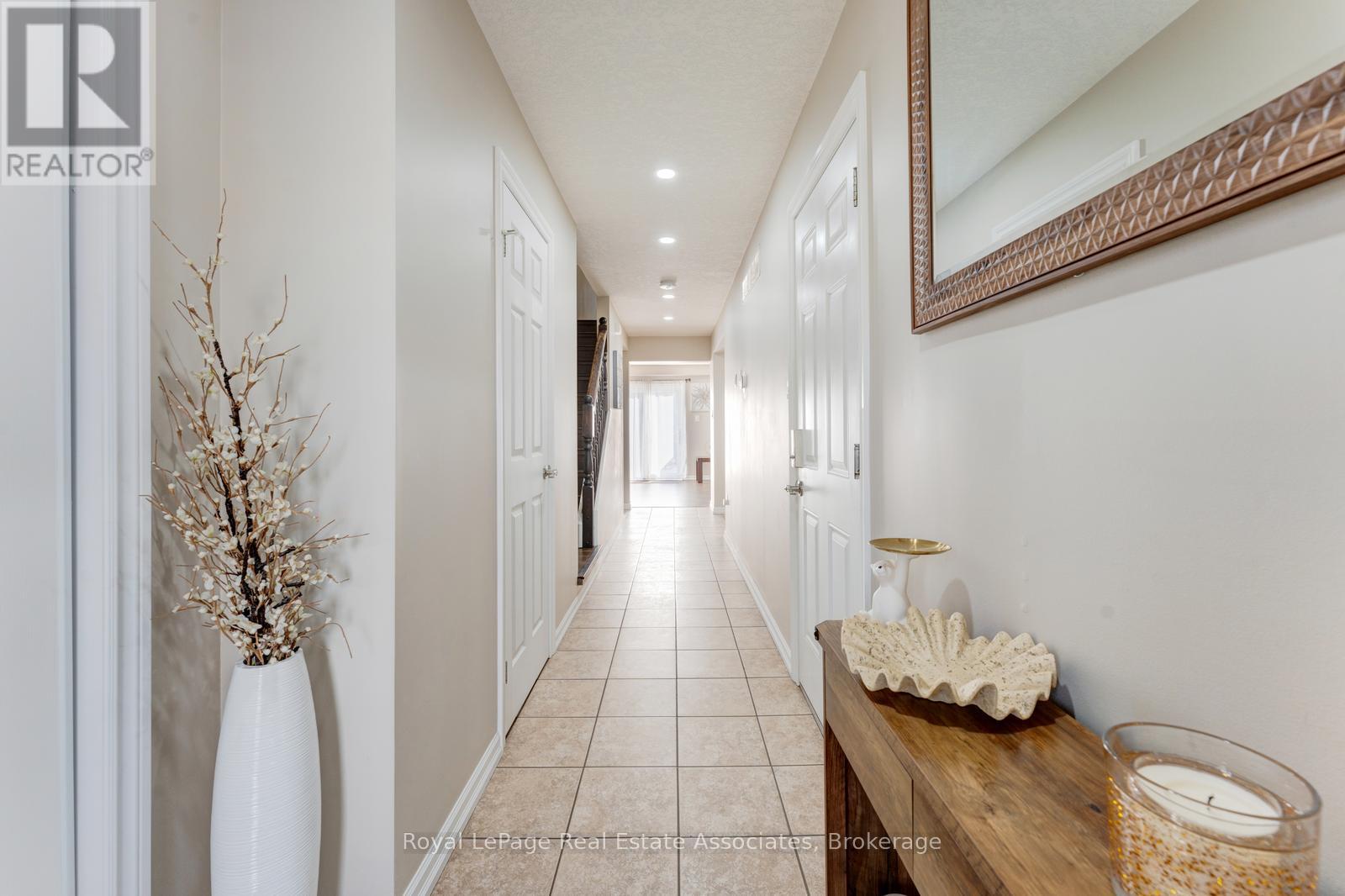 1361 Old Zeller Drive, Kitchener, Ontario  N2A 0C6 - Photo 4 - X13483844