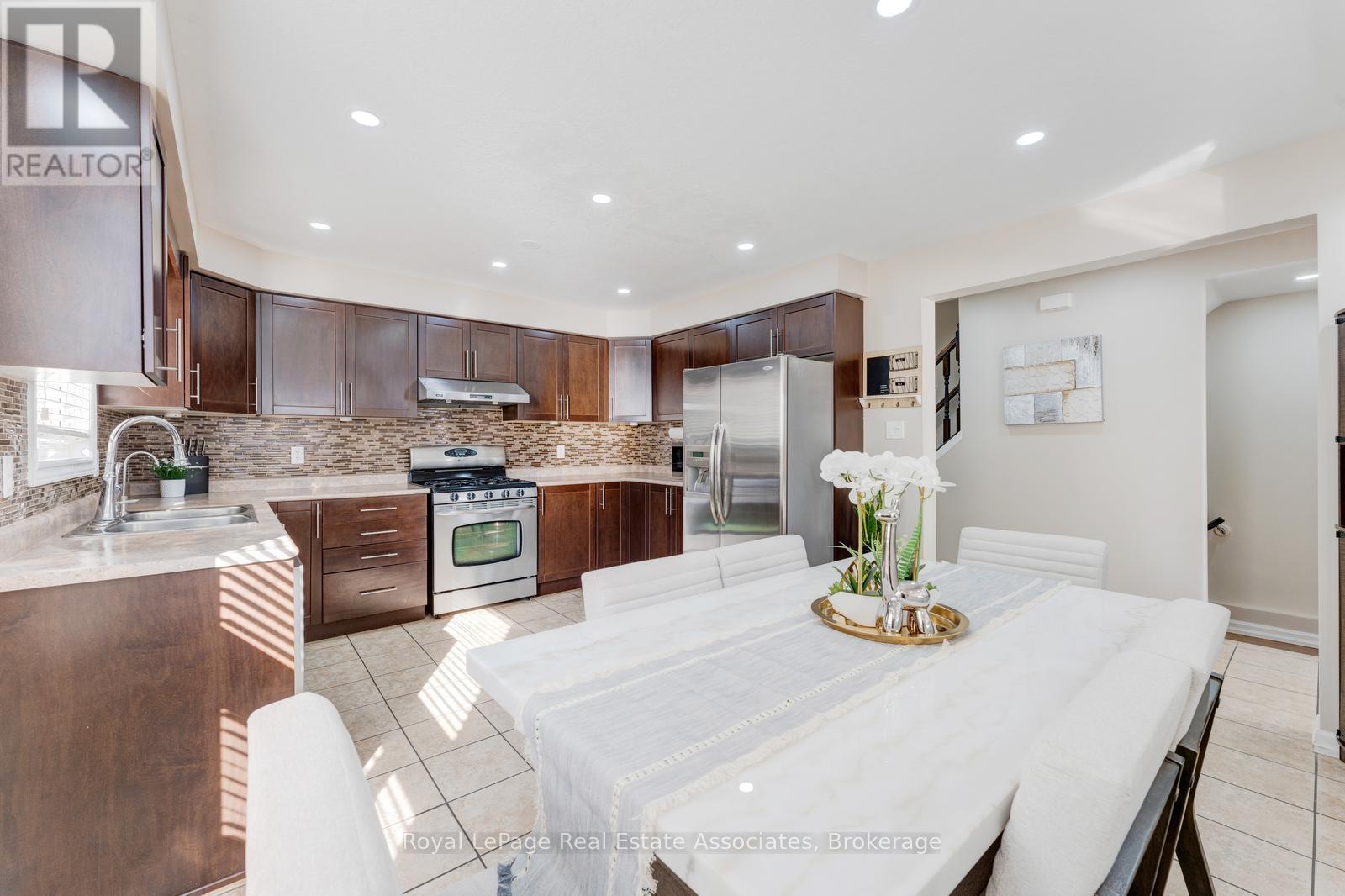 1361 Old Zeller Drive, Kitchener, Ontario  N2A 0C6 - Photo 8 - X13483844