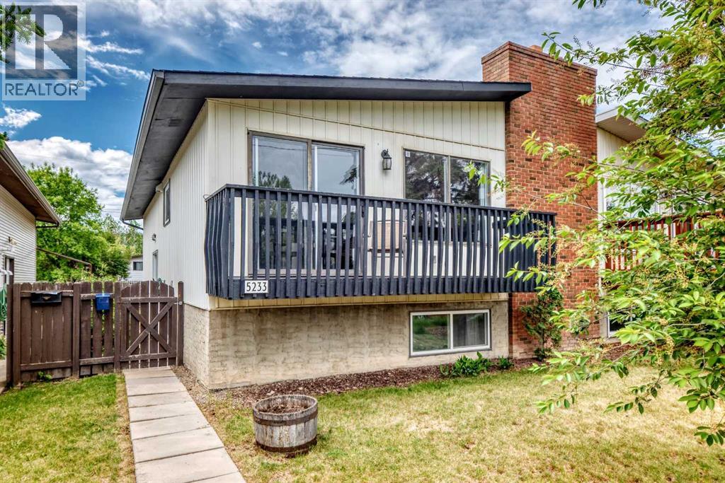 5233 17 Avenue NW, Calgary, Alberta