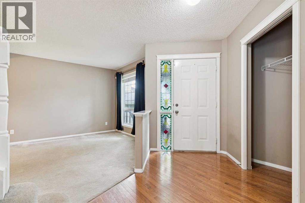 36 Valley Stream Close NW, Calgary, Alberta  T3B 5V7 - Photo 2 - A2323534