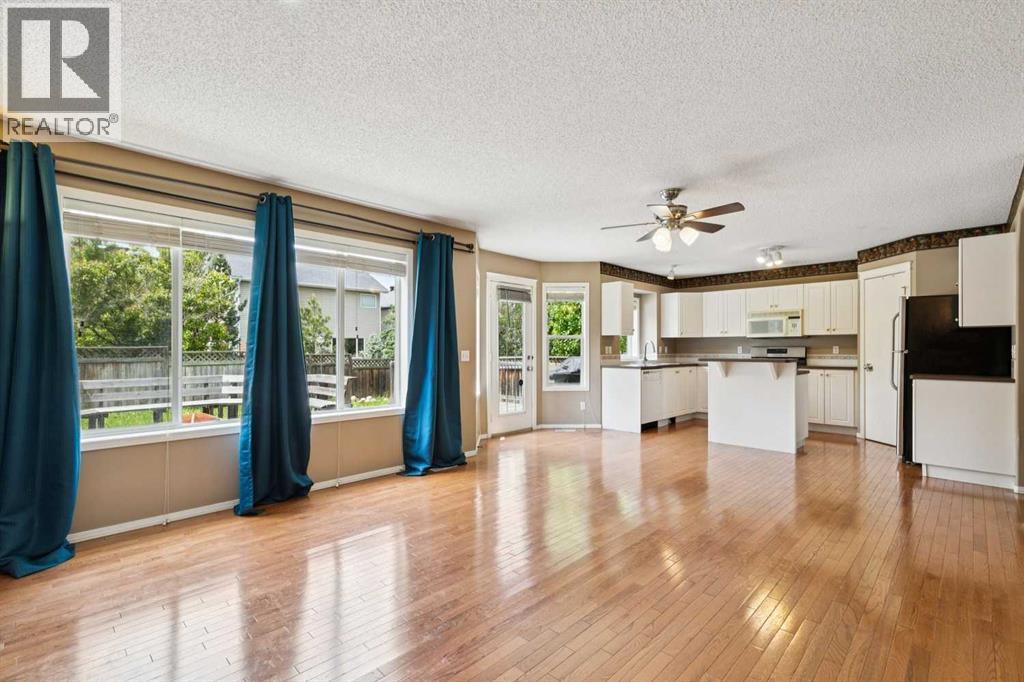 36 Valley Stream Close NW, Calgary, Alberta  T3B 5V7 - Photo 15 - A2323534