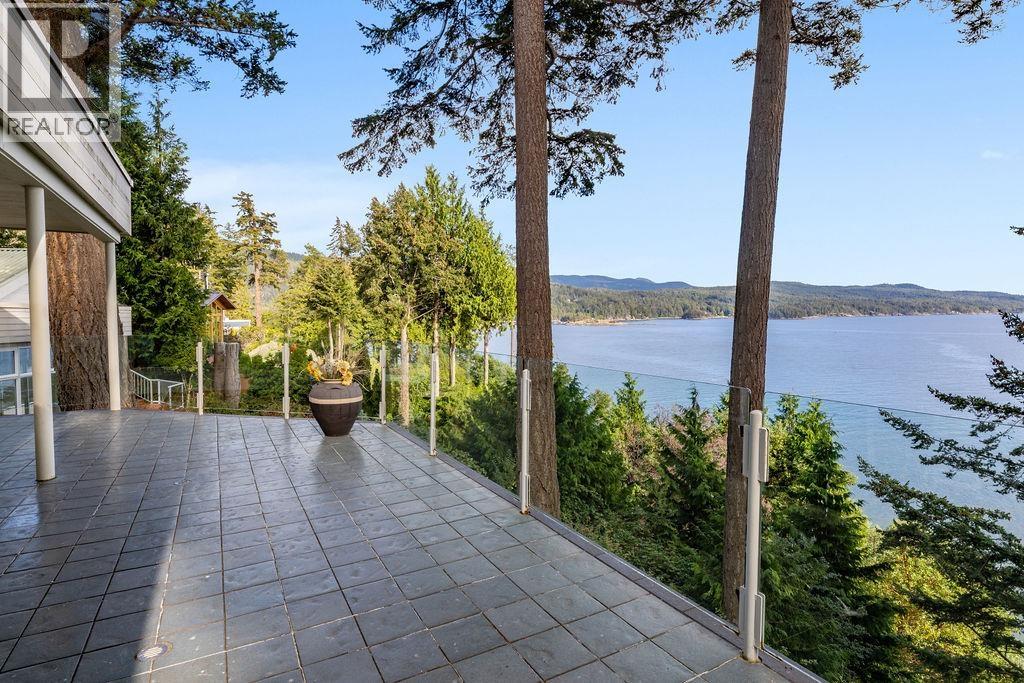12416 Whitestone Road, Madeira Park, British Columbia  V0N 2H1 - Photo 3 - R3139401
