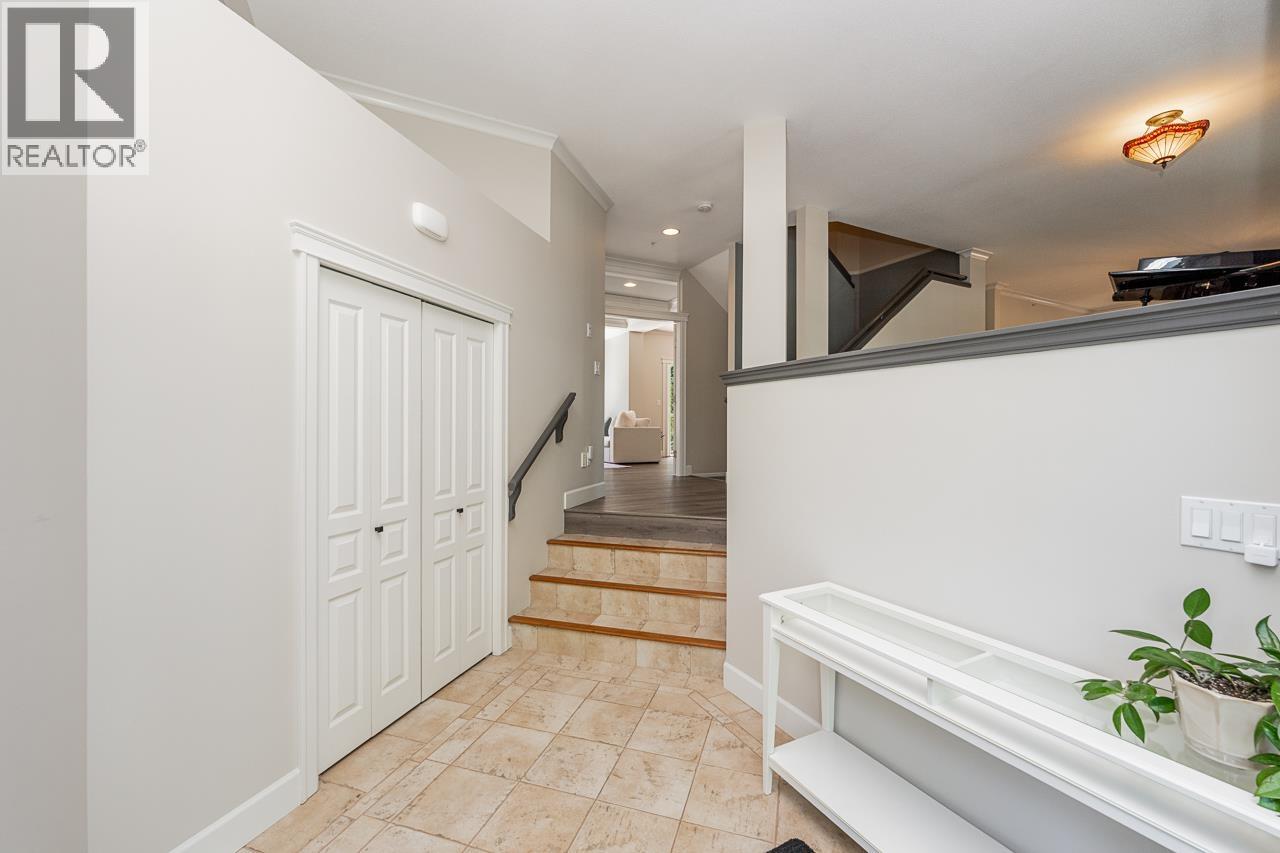 11208 Bonson Road, Pitt Meadows, British Columbia  V3Y 2V3 - Photo 3 - R3139418
