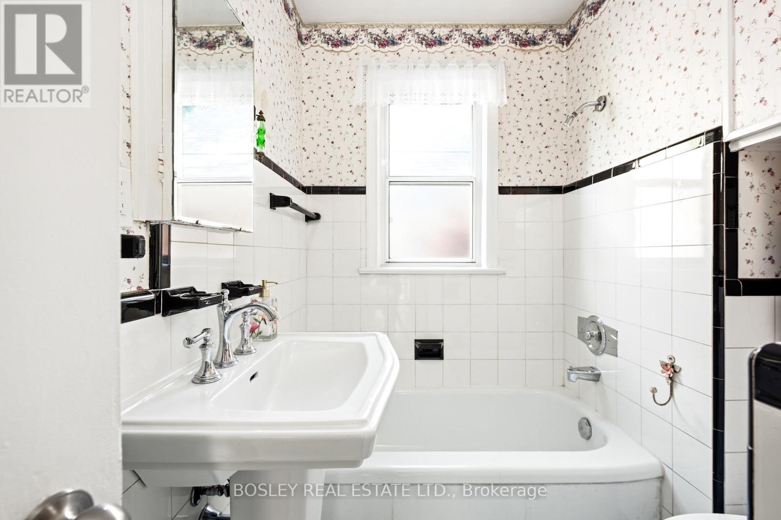 121 Presley Avenue, Toronto, Ontario M1L 3P9 - Photo 14 - E13484208