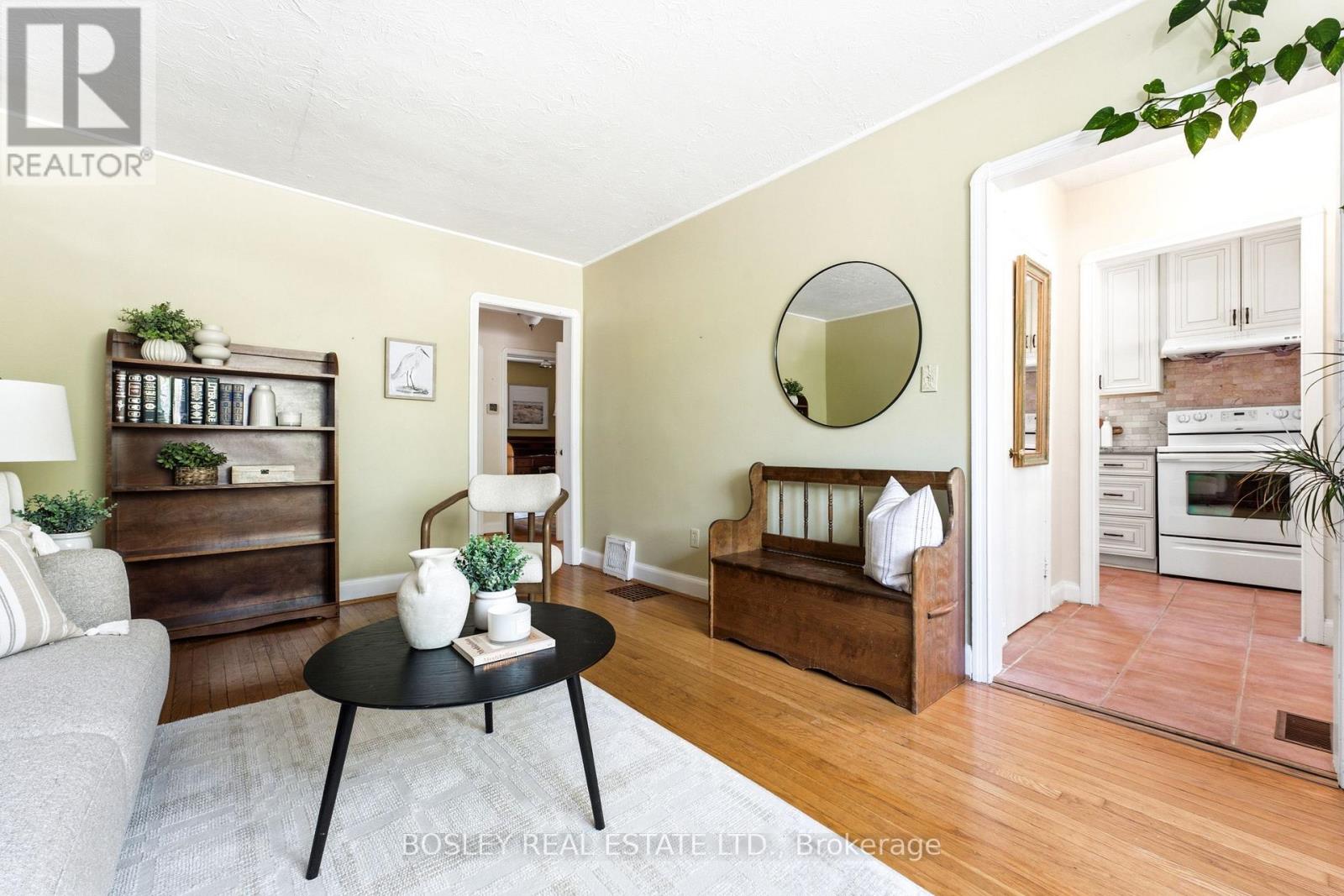 121 Presley Avenue, Toronto, Ontario M1L 3P9 - Photo 4 - E13484208