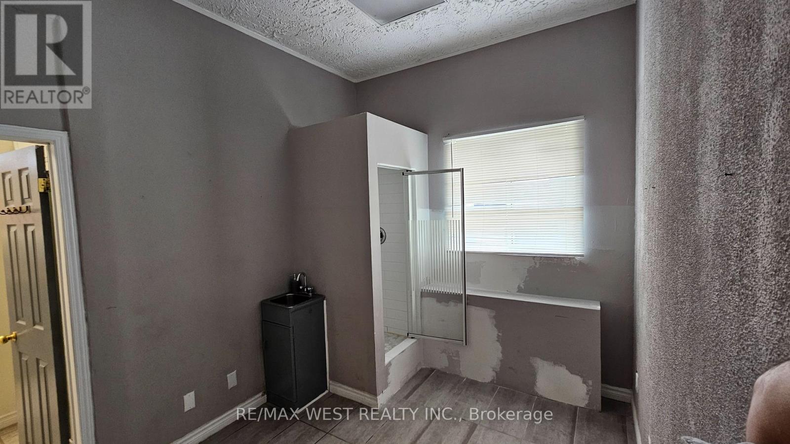 202 - 174 Harwood Avenue, Ajax (South West), Ontario  L1S 2H6 - Photo 10 - E13484260
