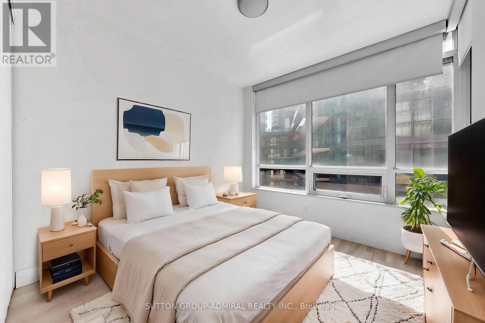 301 - 36 Park Lawn Road, Toronto, Ontario  M8V 0E5 - Photo 3 - W13465616