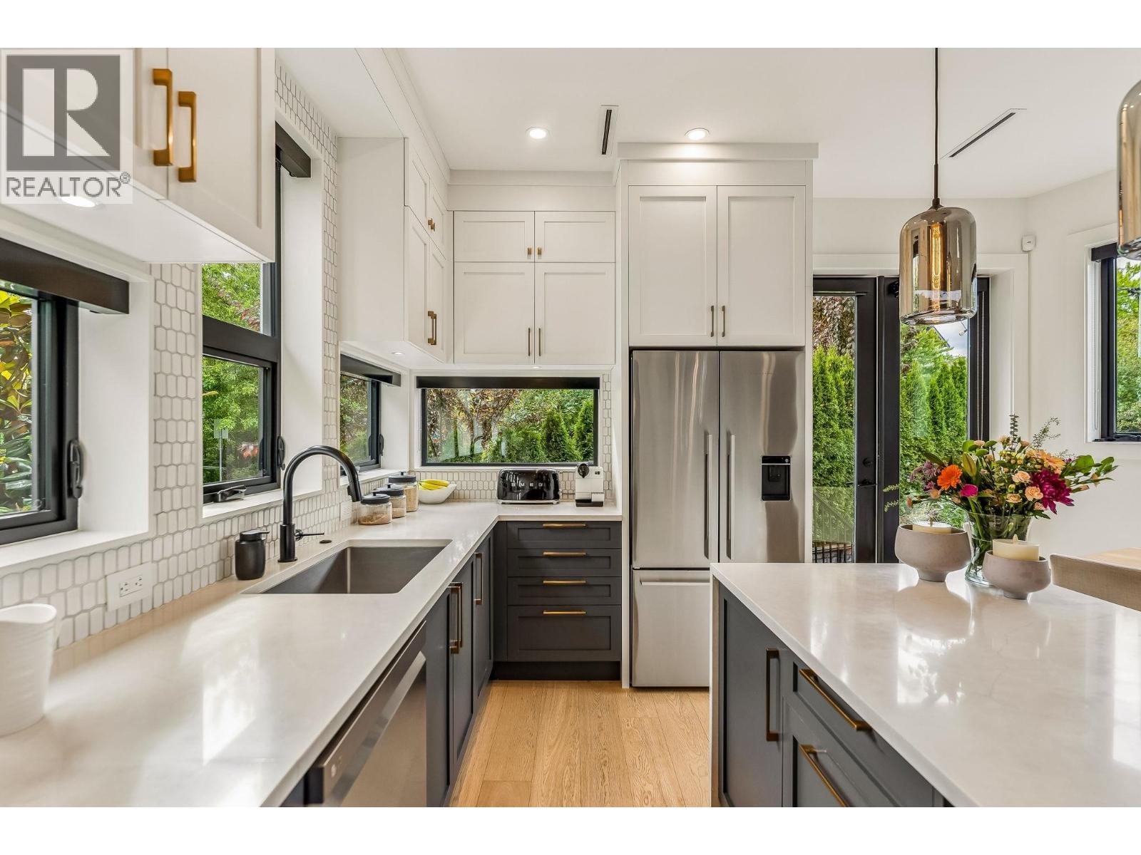 2107 N Grandview Highway, Vancouver, British Columbia  V5N 1N6 - Photo 11 - R3133858