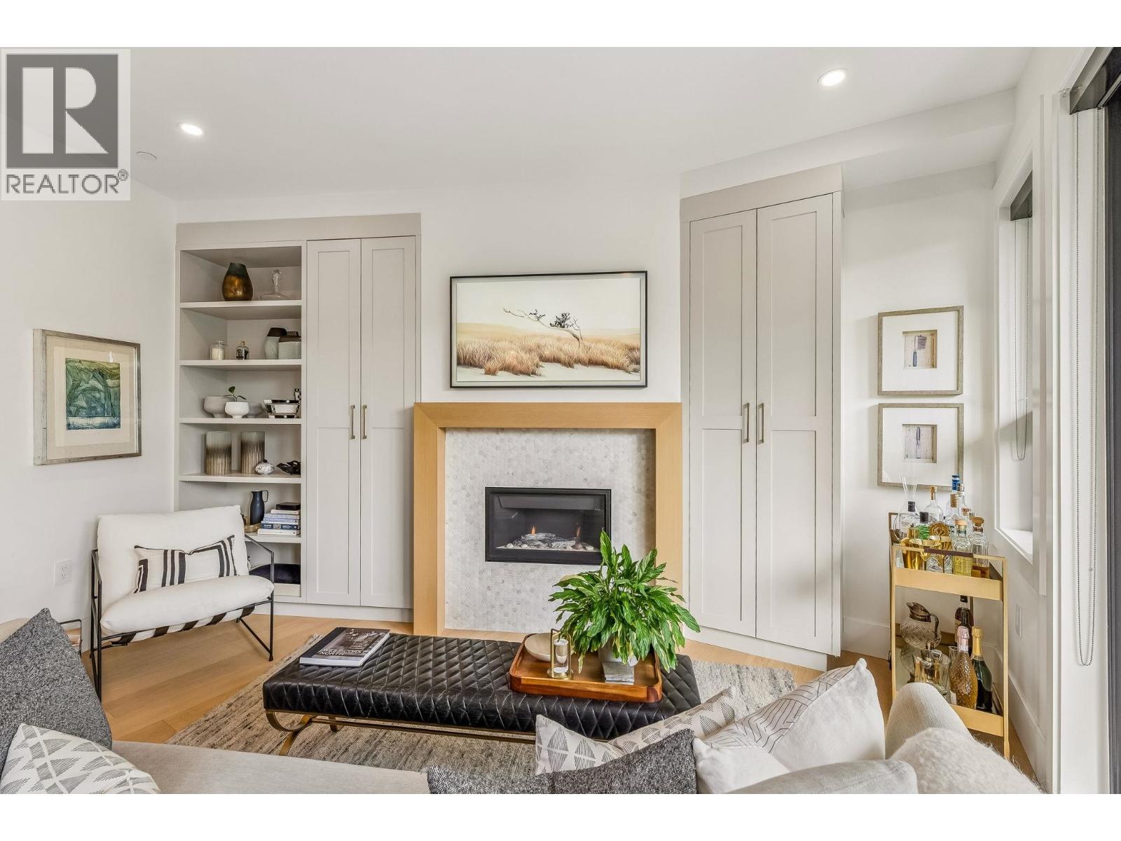 2107 N Grandview Highway, Vancouver, British Columbia  V5N 1N6 - Photo 4 - R3133858
