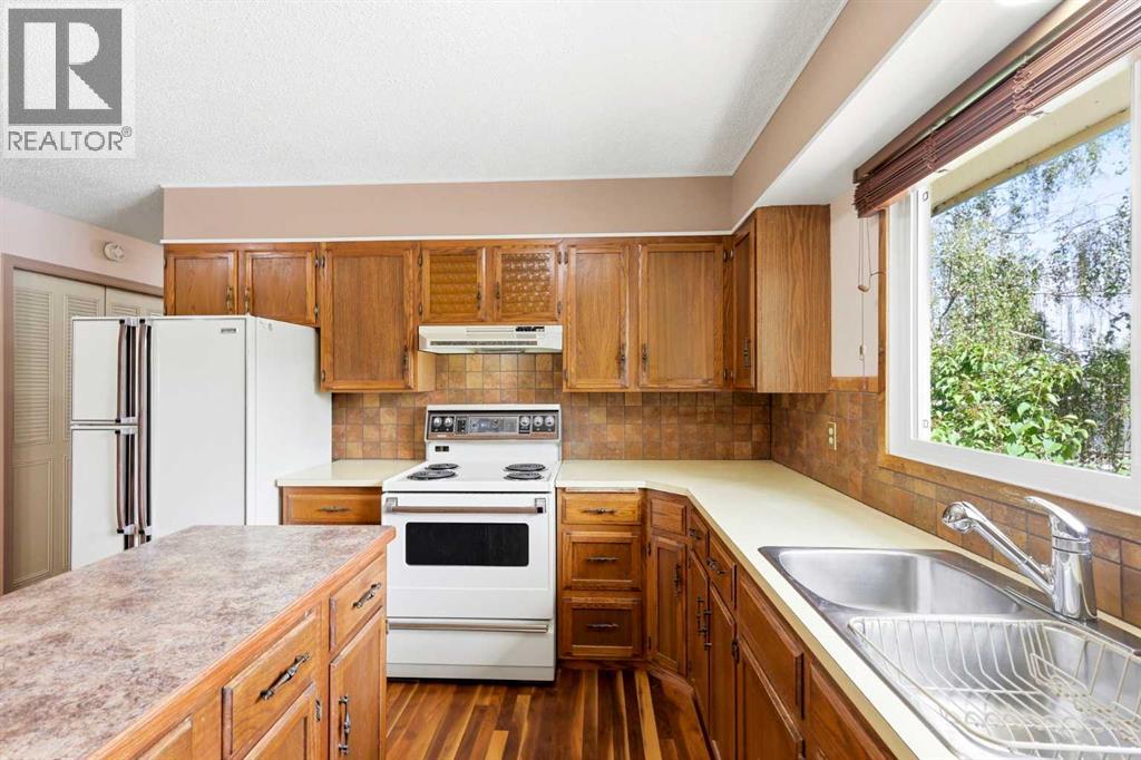 1251 Hunterquay Hill Nw, Calgary, Alberta  T2K 4T3 - Photo 13 - A2322995