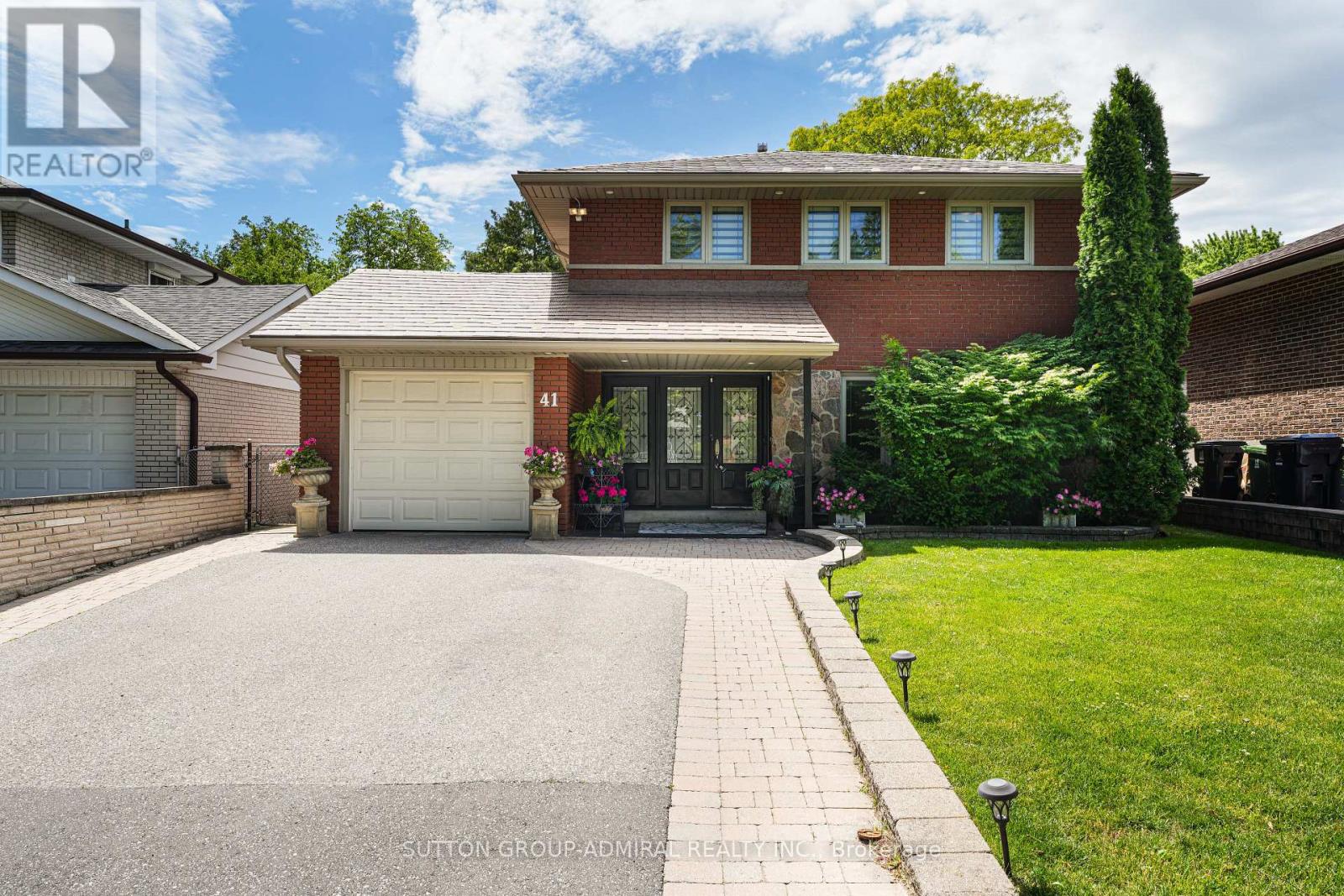 41 HAMPTONBROOK DRIVE, Toronto, Ontario