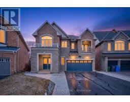 10 SOLIDARITY COURT, Brampton, Ontario