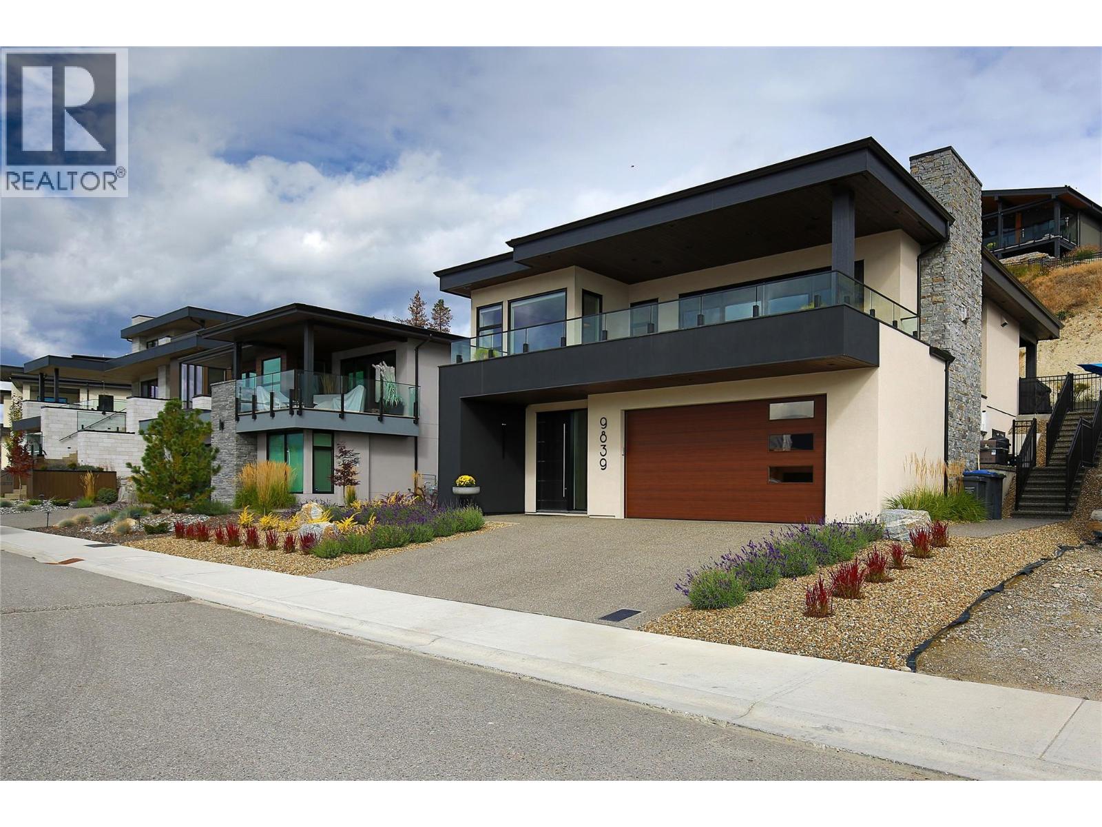 9839 Beacon Hill Crescent, Lake Country, British Columbia  V4V 0A9 - Photo 2 - 10392284