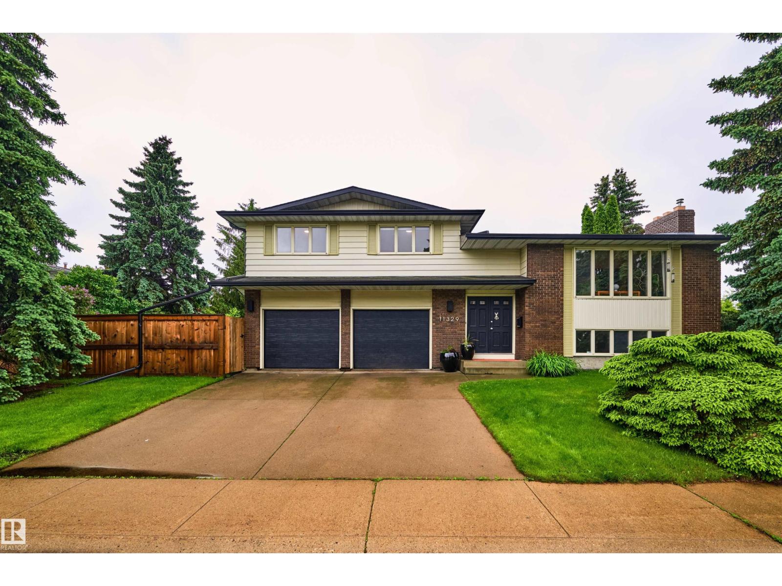 11329 33A AV NW, Edmonton, Alberta