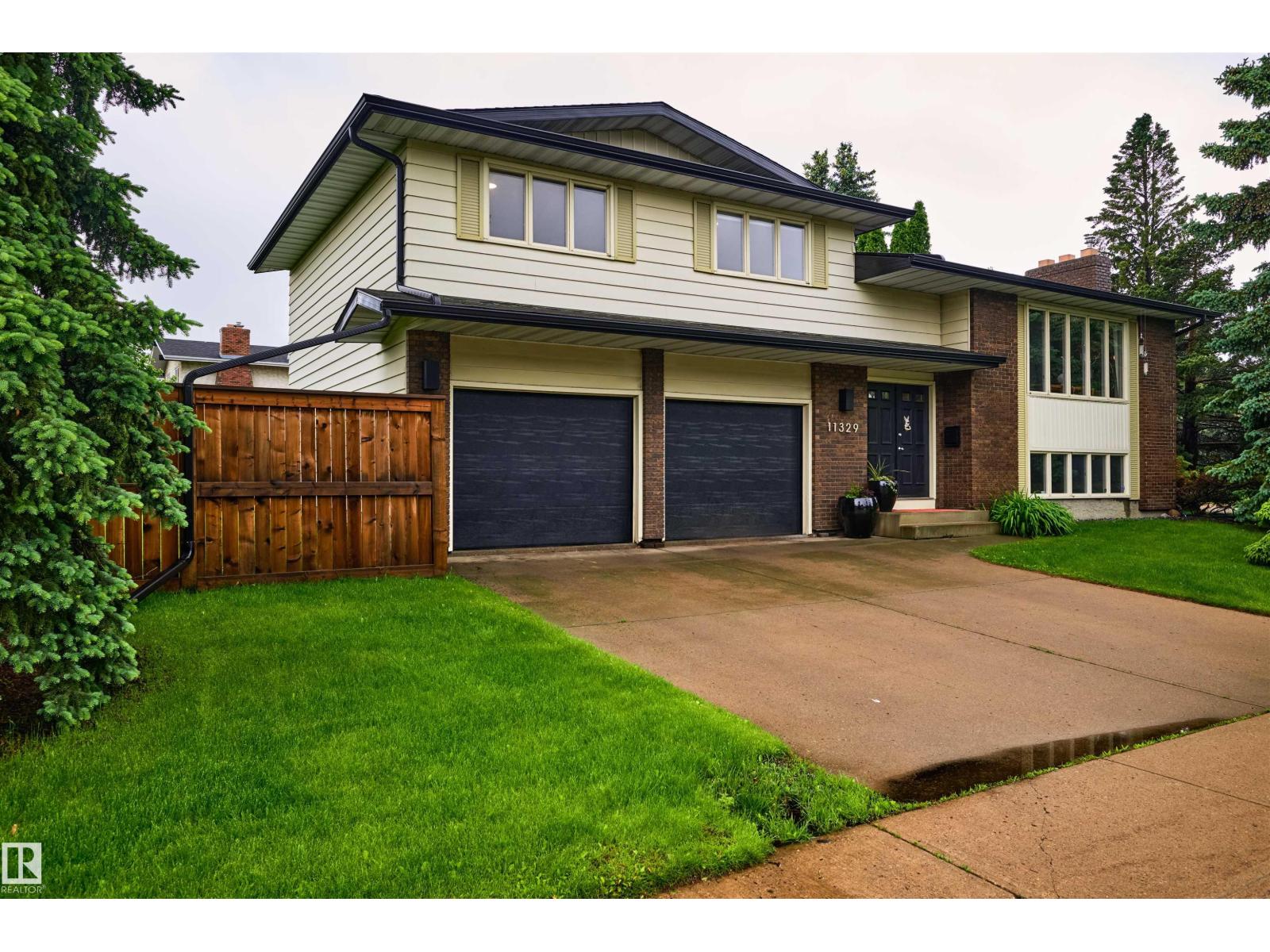 11329 33a Av NW, Edmonton, Alberta  T6J 4G1 - Photo 2 - E4495355