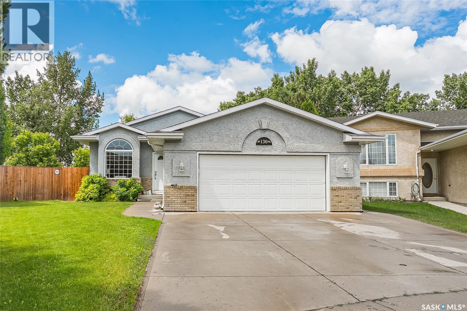 130 Strumm TERRACE, Saskatoon, Saskatchewan