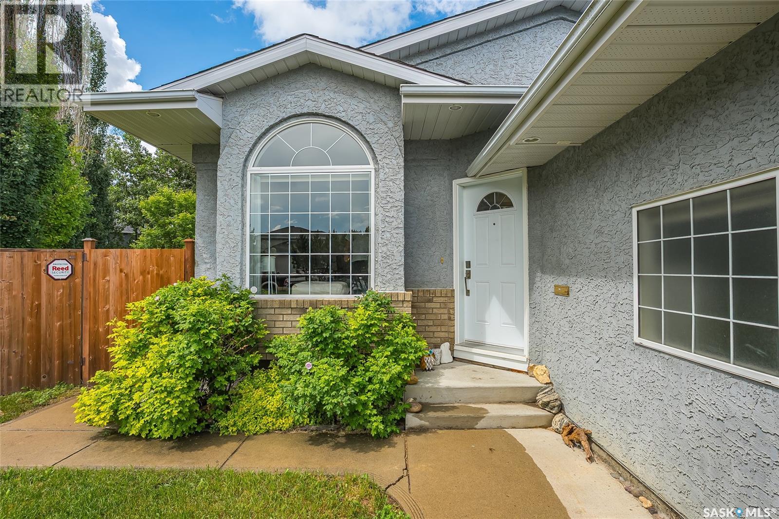 130 Strumm Terrace, Saskatoon, Saskatchewan  S7M 5V4 - Photo 2 - SK040527