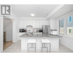 82 HIBISCUS LANE, Hamilton, Ontario