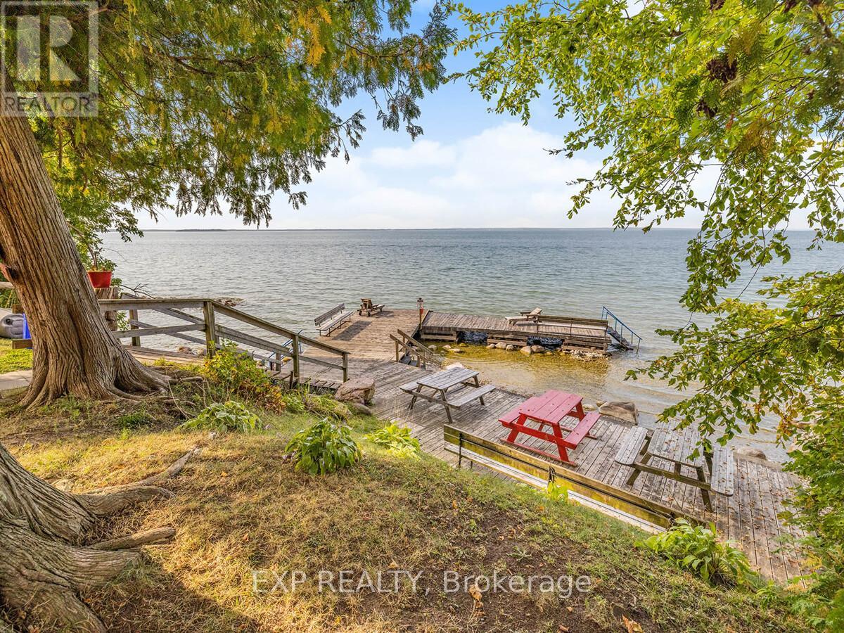5 Farley Circle, Georgina, Ontario  L0E 1S0 - Photo 3 - N13476964