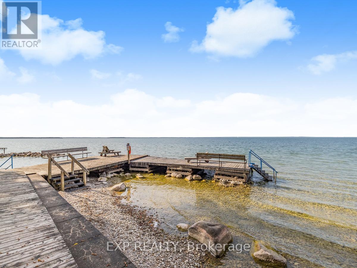 5 Farley Circle, Georgina, Ontario  L0E 1S0 - Photo 4 - N13476964