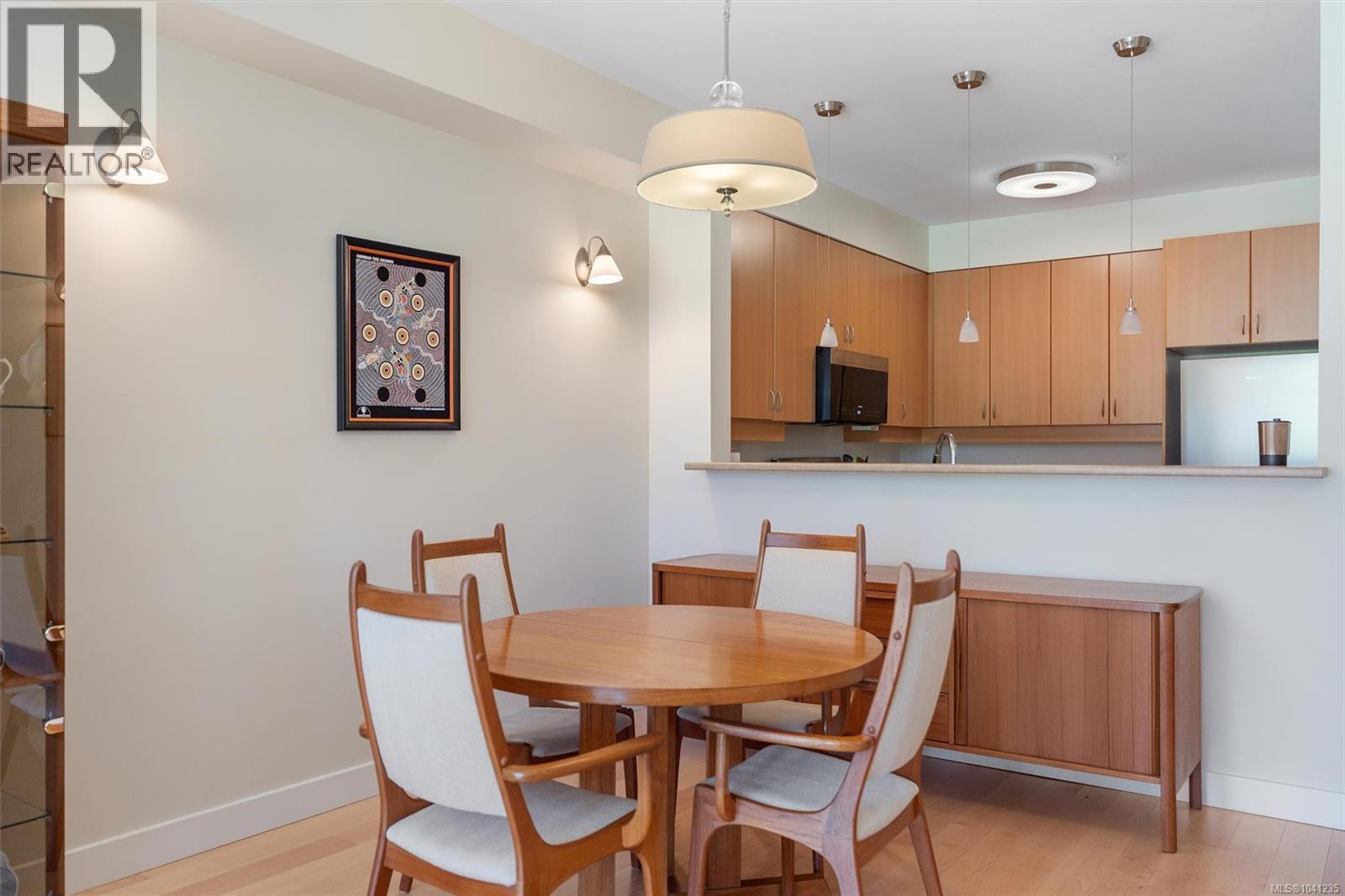 203c 1115 Craigflower Rd, Esquimalt, British Columbia  V9A 7R1 - Photo 9 - 1041235