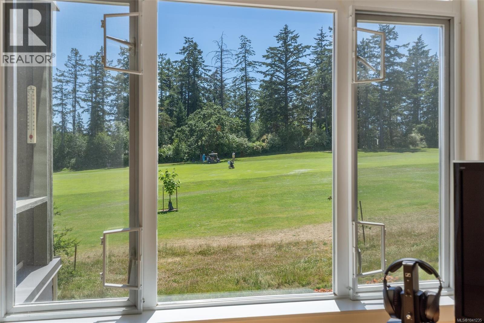 203c 1115 Craigflower Rd, Esquimalt, British Columbia  V9A 7R1 - Photo 7 - 1041235
