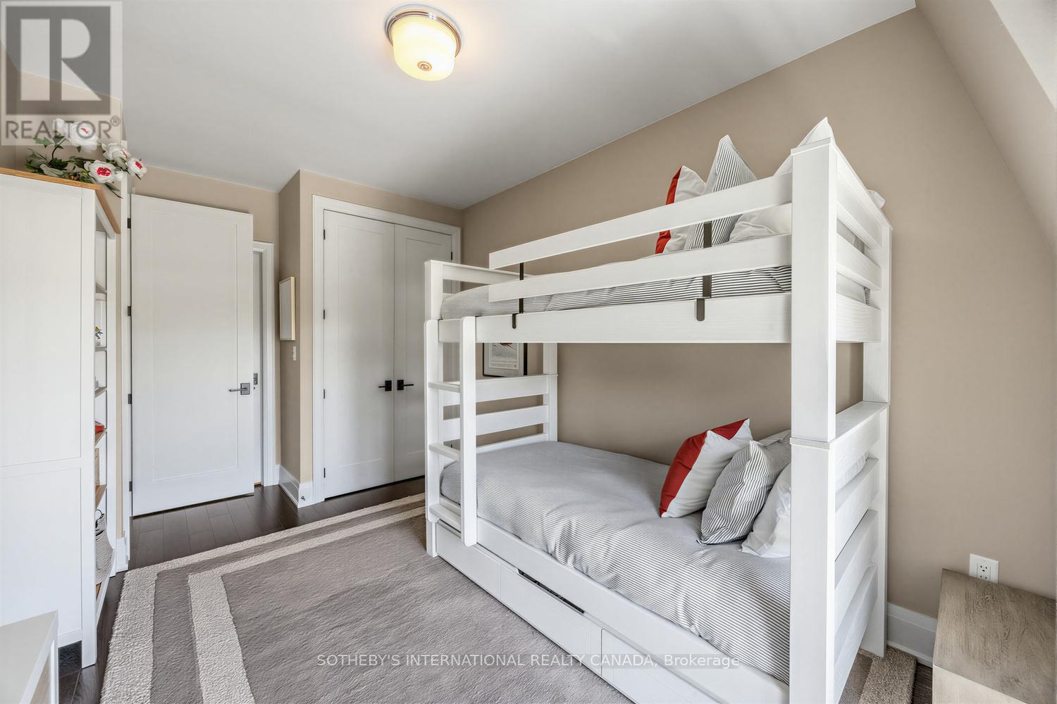 Th2 - 288 St Clair Avenue W, Toronto, Ontario  M4V 1S3 - Photo 19 - C13483952