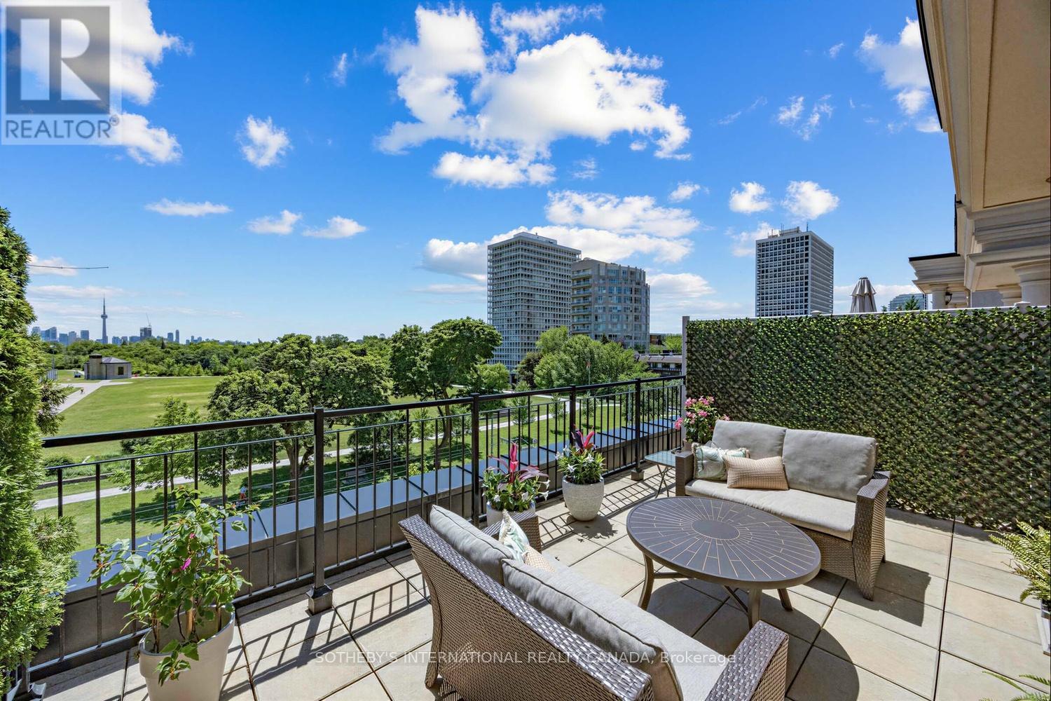 Th2 - 288 St Clair Avenue W, Toronto, Ontario  M4V 1S3 - Photo 25 - C13483952