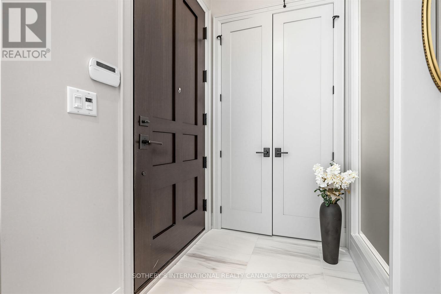 Th2 - 288 St Clair Avenue W, Toronto, Ontario  M4V 1S3 - Photo 27 - C13483952