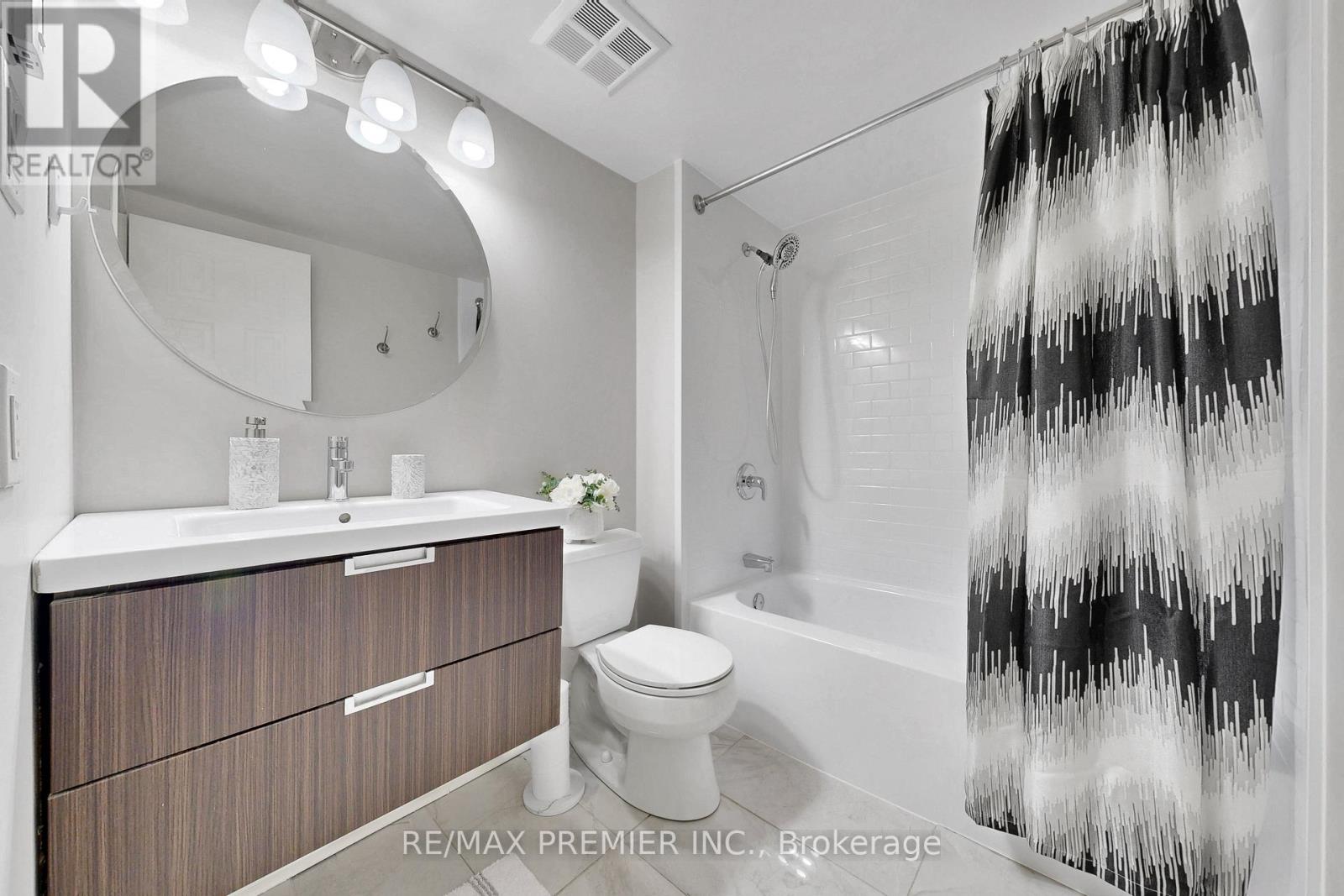 Ph 824 - 95 Prince Arthur Avenue, Toronto, Ontario  M5R 3P6 - Photo 5 - C13484416