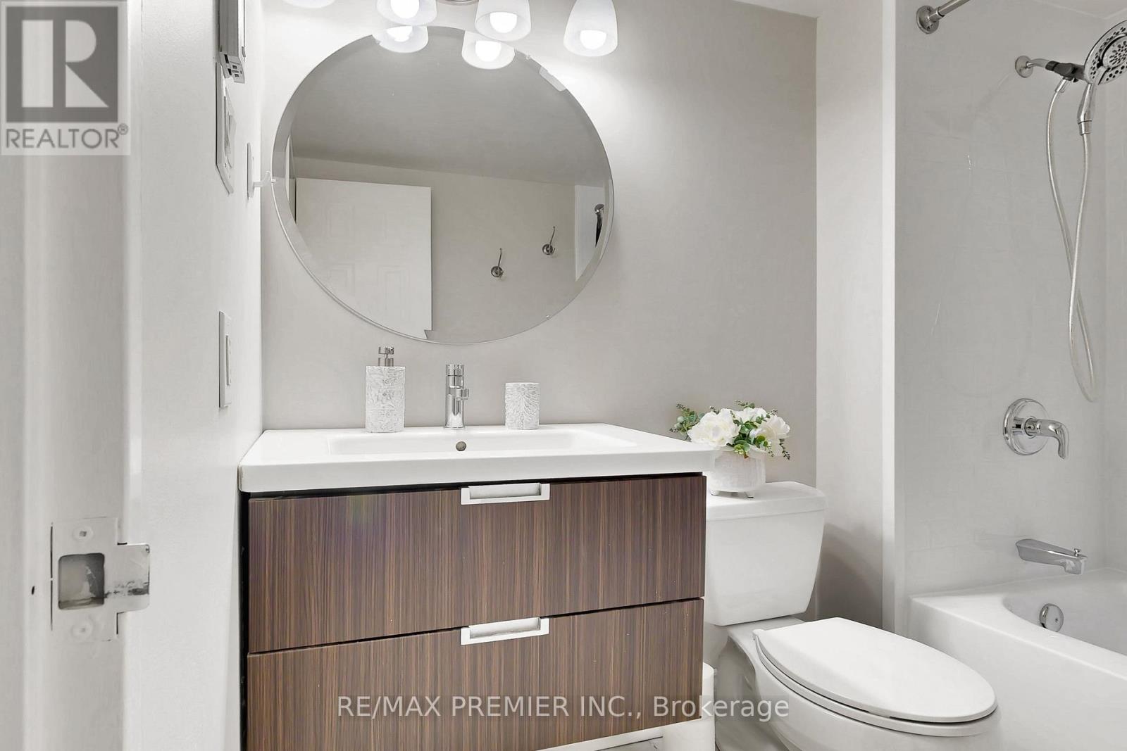 Ph 824 - 95 Prince Arthur Avenue, Toronto, Ontario  M5R 3P6 - Photo 6 - C13484416