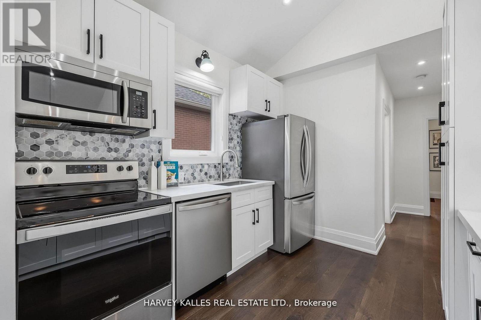 568 Northcliffe Boulevard, Toronto, Ontario  M6E 3L7 - Photo 13 - C13484522