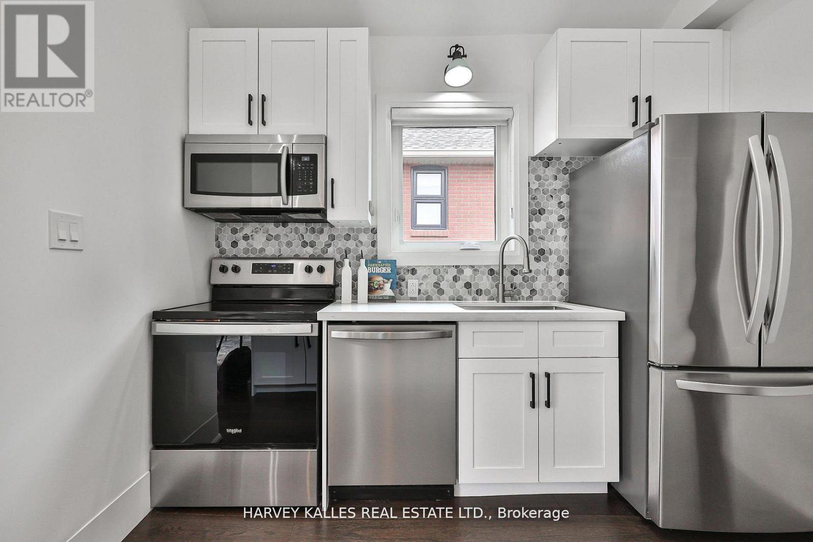 568 Northcliffe Boulevard, Toronto, Ontario  M6E 3L7 - Photo 15 - C13484522